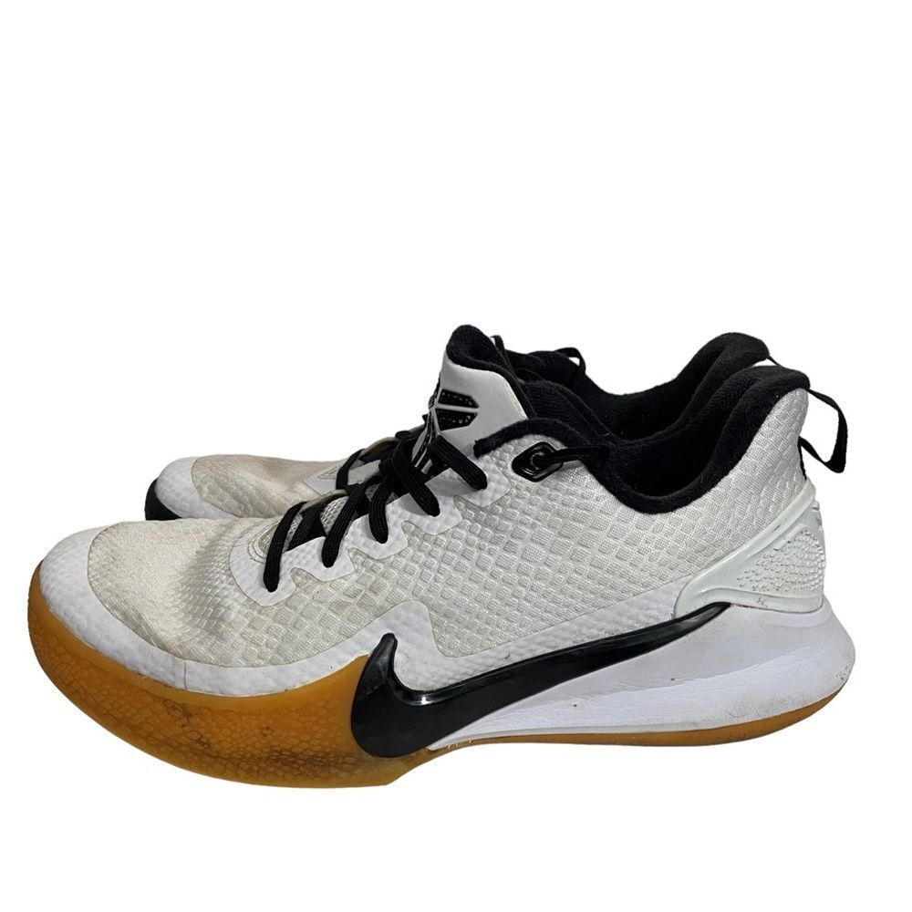 Nike White Athletic Training Shoes